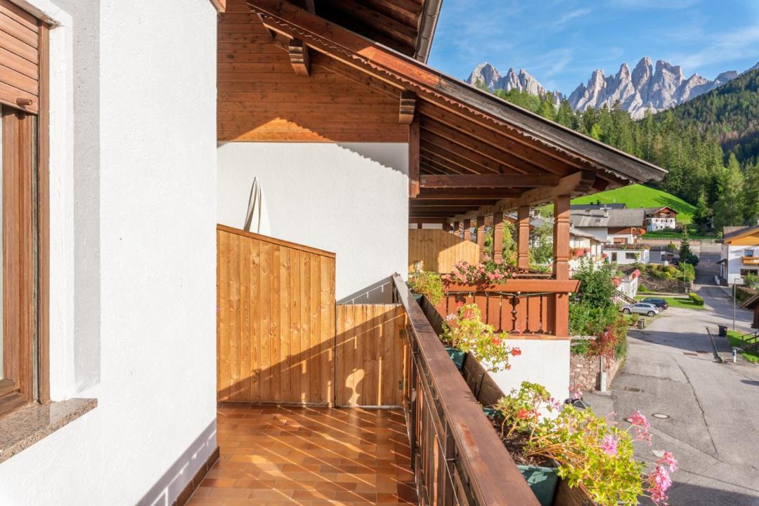Appartements Pension Sonia Funes  Exterior photo