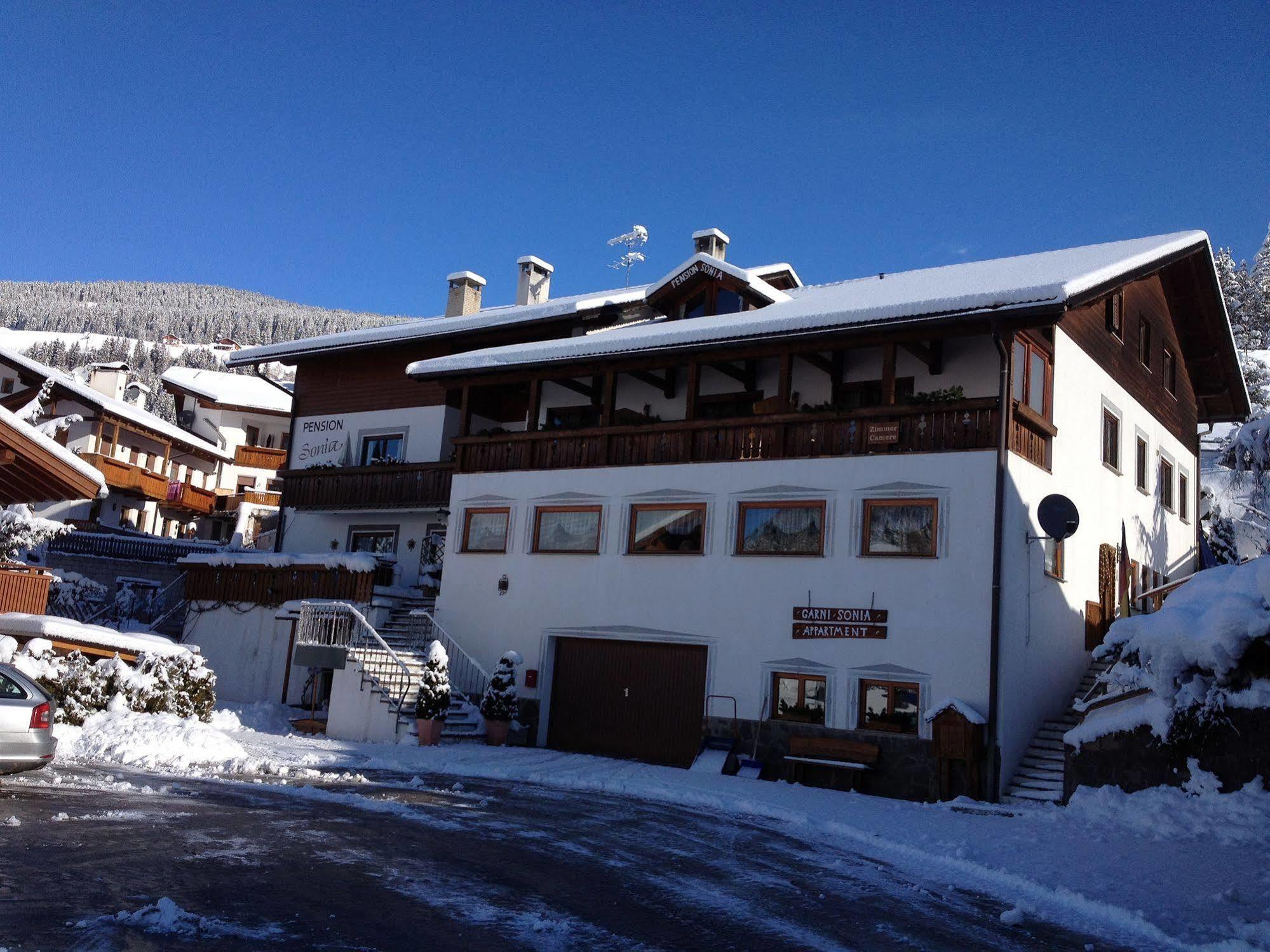 Appartements Pension Sonia Funes  Exterior photo